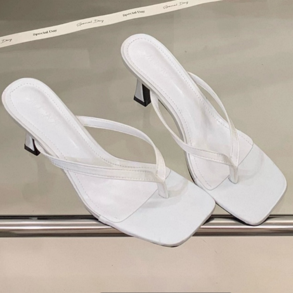 NEW Chic White Strappy Sandals Slippers Heels SIZE 37/US 6.5